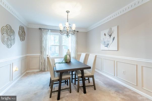 Chandelier, Dining room, Interior