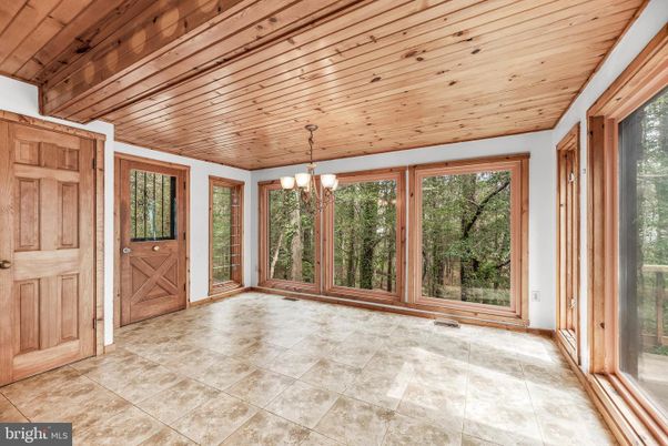 Chandelier, Empty room, Interior, Wooden Ceilings
