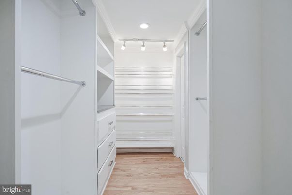 Interior, Recessed Lighting, Walk-in Closets, Wood Texture Flooring