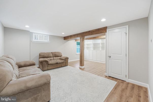 Interior, Living room, Recessed Lighting, Wooden Beams, Wood Texture Flooring