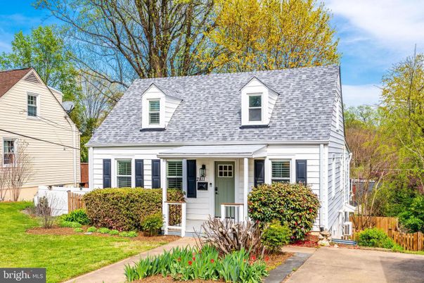 Exterior, Facade, Cape Cod