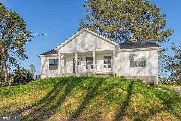 Backyard, Exterior, Facade, Farmhouse