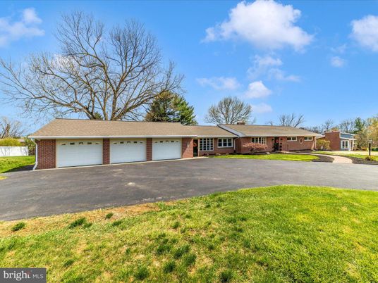 Attached, Exterior, Facade, Brick Facade, Ranch
