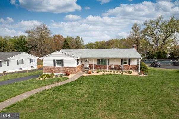 Exterior, Facade, Brick Facade, Ranch