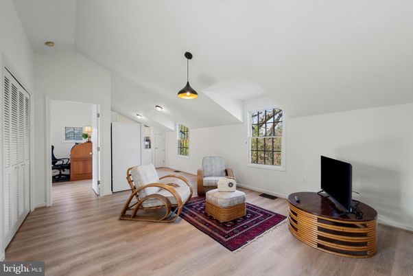 Interior, Pendant Lights, Wood Texture Flooring