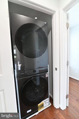 Interior, Utility Closets, Washer, Wood Texture Flooring