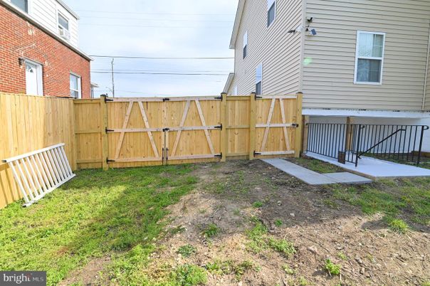 Backyard, Exterior