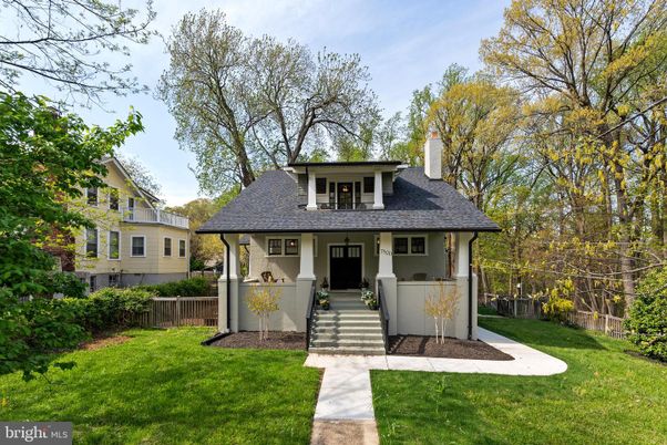 Backyard, Exterior, Facade, American Foursquare