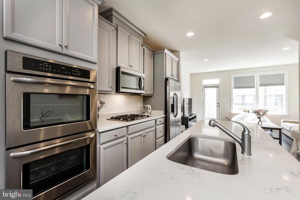 Dining room, Interior, Kitchen, Recessed Lighting, Stainless Steel Appliances