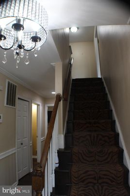Chandelier, Interior