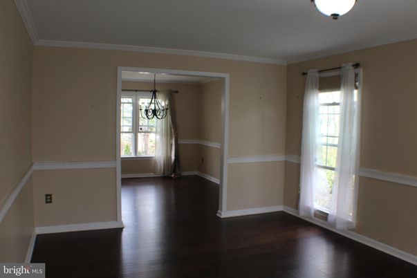 Empty room, Interior, Pendant Lights, Wood Texture Flooring