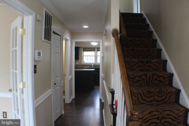 Bathroom, Interior, Recessed Lighting, Wood Texture Flooring