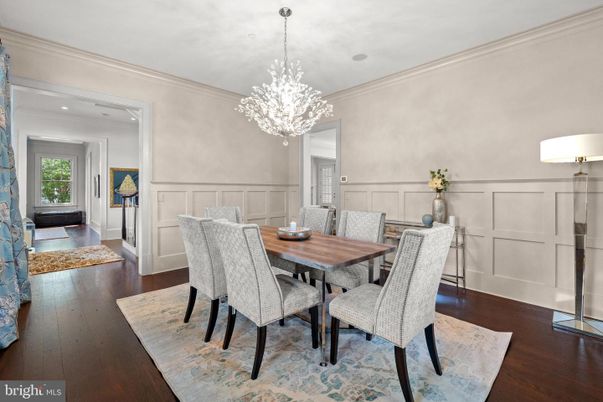 Chandelier, Dining room, Interior, Recessed Lighting, Wood Texture Flooring