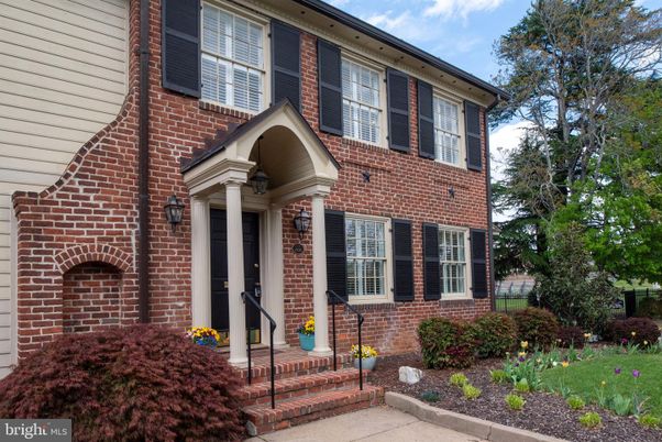 Exterior, Facade, Brick Facade, Georgian