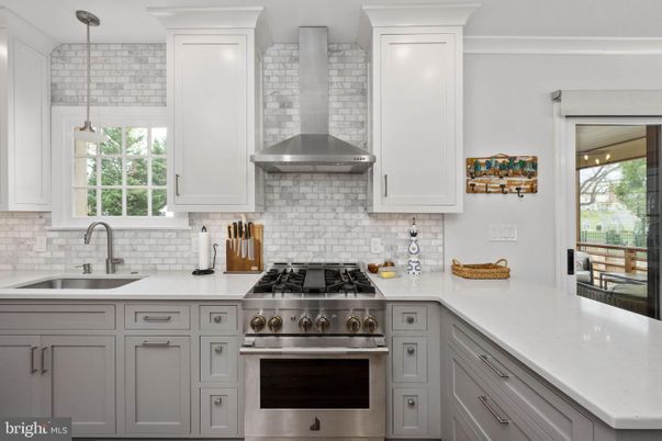 Interior, Kitchen, Pendant Lights, Stainless Steel Appliances
