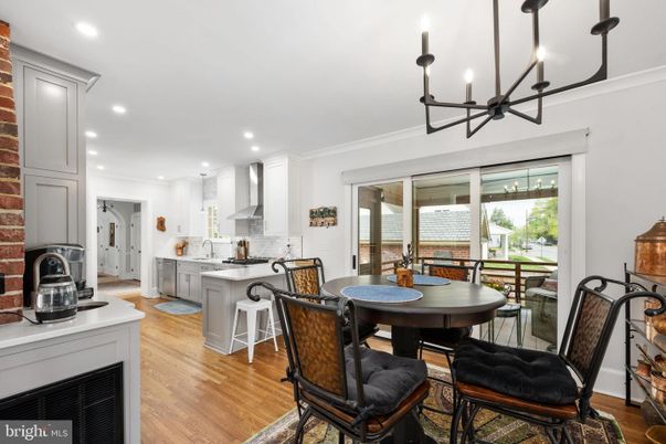 Chandelier, Dining room, Interior, Kitchen, Recessed Lighting, Wood Texture Flooring