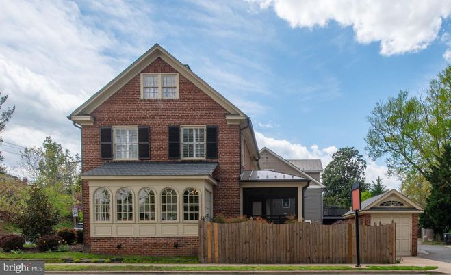 Exterior, Facade, Brick Facade, Brick Traditional