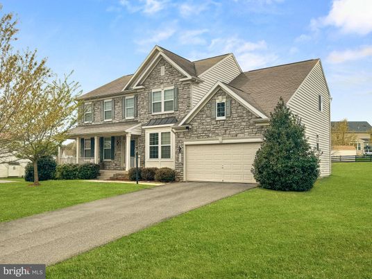 Attached, Exterior, Facade, Brick Traditional