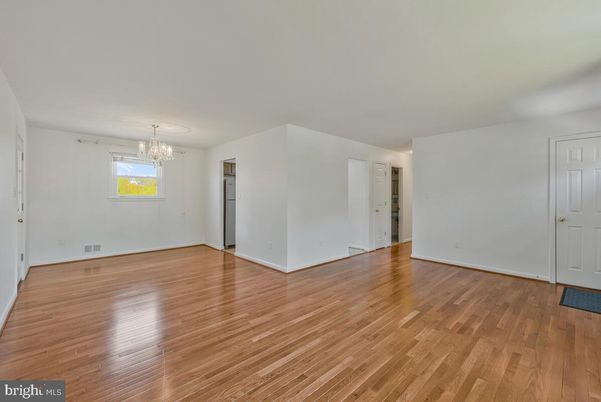 Chandelier, Empty room, Interior, Wood Texture Flooring