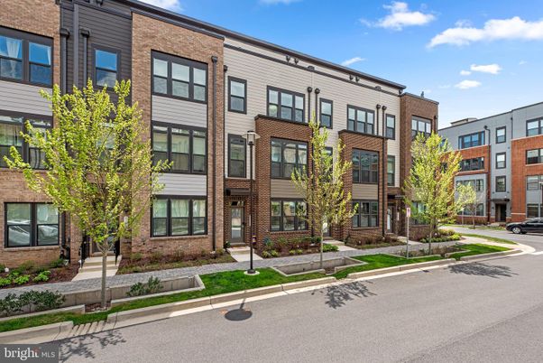 Exterior, Facade, Brick Facade, Rowhouse