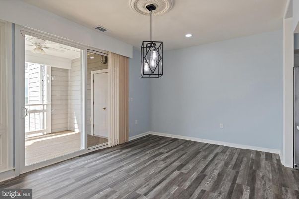 Empty room, Interior, Pendant Lights, Recessed Lighting, Wood Texture Flooring