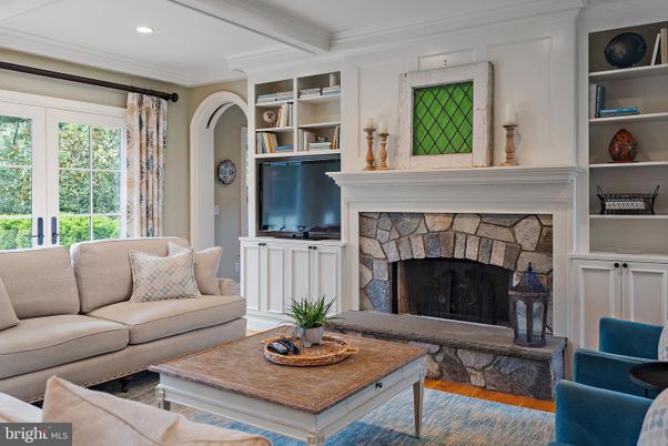 Fireplace, Interior, Living room, Recessed Lighting
