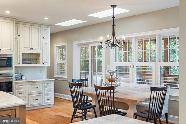 Chandelier, Dining room, Interior, Kitchen, Recessed Lighting, Wood Texture Flooring