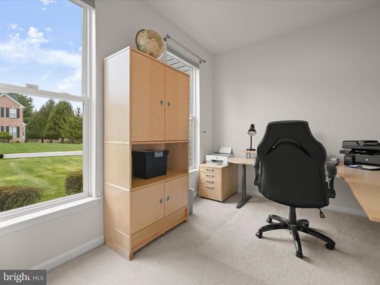 Home Office, Interior