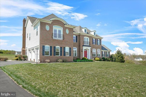 Attached, Exterior, Facade, Brick Facade, Georgian