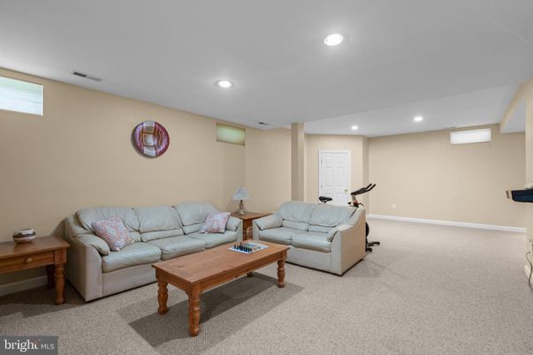 Fitness Equipment, Interior, Living room, Recessed Lighting
