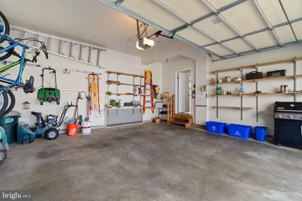 Garage, Interior