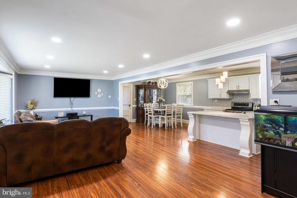 Dining room, Interior, Kitchen, Living room, Pendant Lights, Recessed Lighting, Wood Texture Flooring