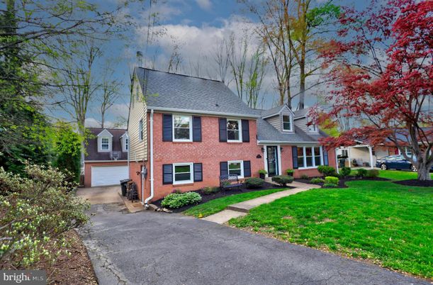 Exterior, Facade, Brick Facade, Cape Cod