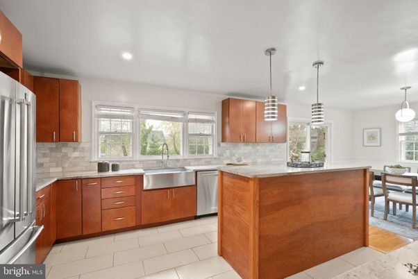 Dining room, Interior, Kitchen, Pendant Lights, Recessed Lighting, Stainless Steel Appliances