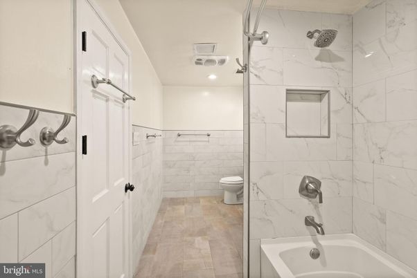 Bathroom, Interior, Marble Walls, Recessed Lighting