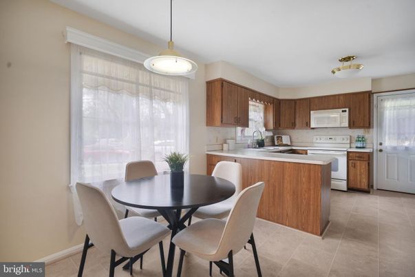Dining room, Interior, Kitchen, Pendant Lights
