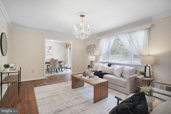 Chandelier, Dining room, Interior, Living room, Wood Texture Flooring