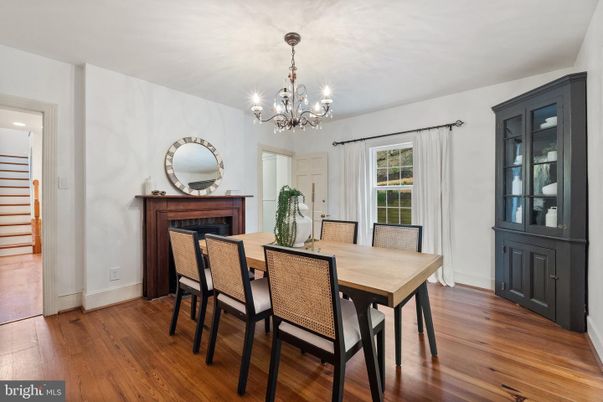 Chandelier, Dining room, Fireplace, Interior, Wood Texture Flooring
