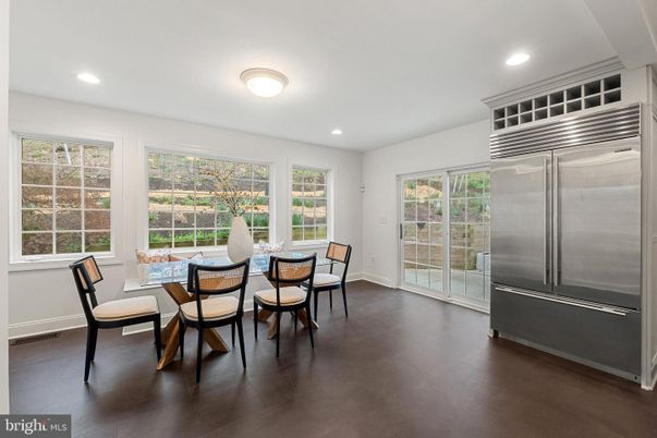 Dining room, Interior, Recessed Lighting