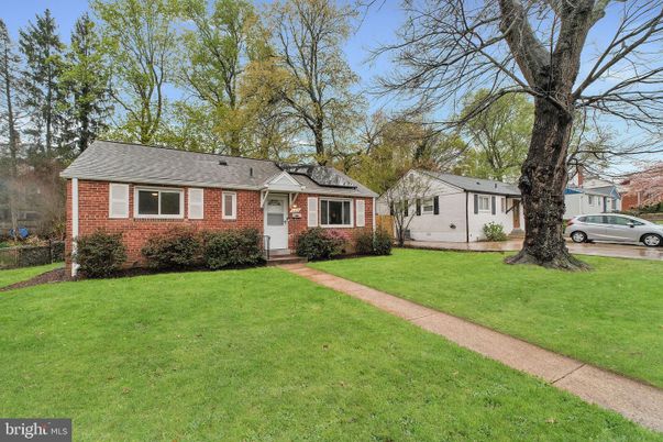 Exterior, Facade, Brick Facade, Cape Cod