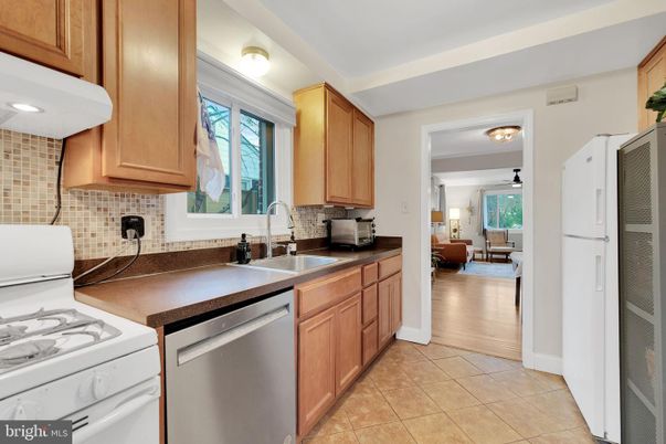 Interior, Kitchen, Living room, Stainless Steel Appliances, Wood Texture Flooring