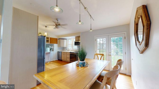 Dining room, Interior, Kitchen, Pendant Lights, Wood Texture Flooring