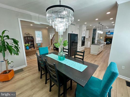 Chandelier, Dining room, Interior, Kitchen, Pendant Lights, Recessed Lighting, Wood Texture Flooring