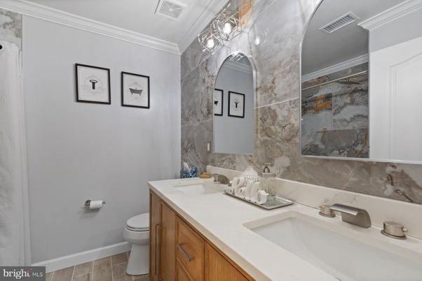Bathroom, Dual Sink Vanities, Interior