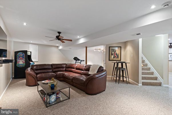 Fitness Equipment, Interior, Living room, Recessed Lighting