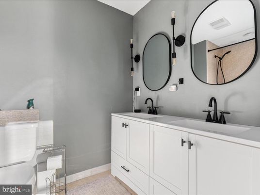 Bathroom, Dual Sink Vanities, Interior