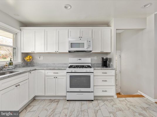 Interior, Kitchen, Marble, Recessed Lighting