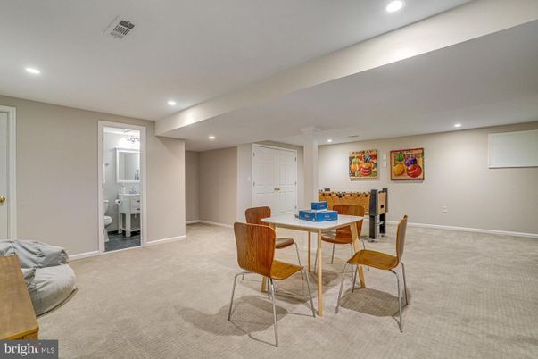 Dining room, Interior, Recessed Lighting