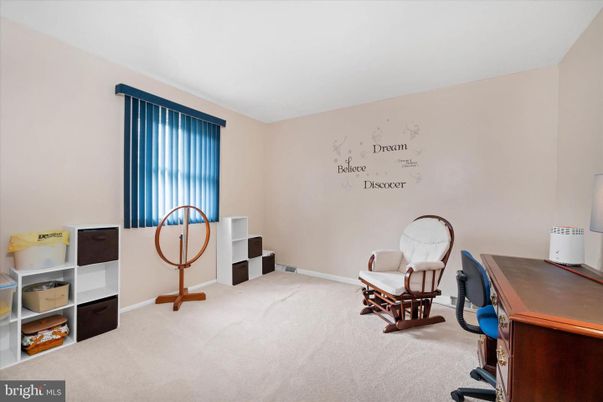 Home Office, Interior