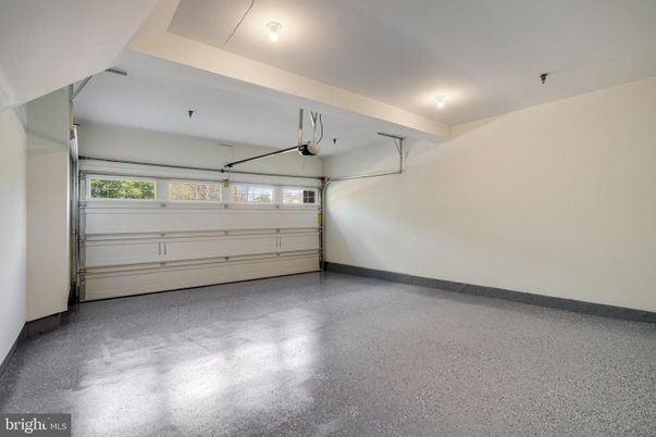 Garage, Interior